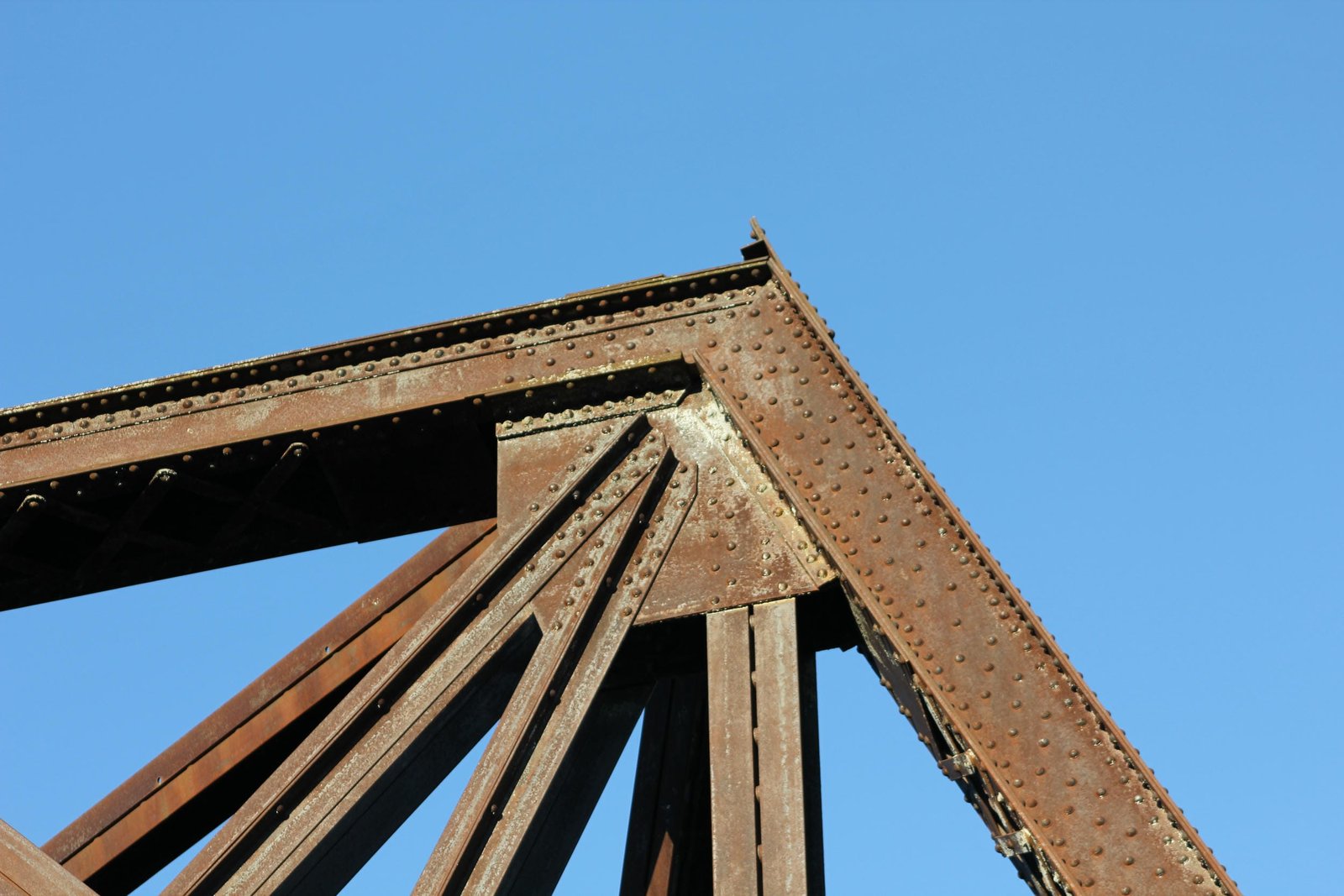 Upper angle connection